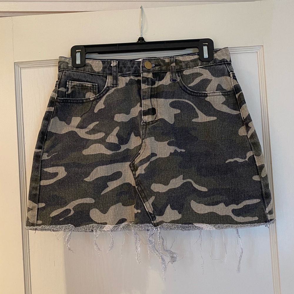 CAMO SKIRT